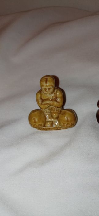 Figurki przyciski do papieru fajansowe  ok 4 cm
