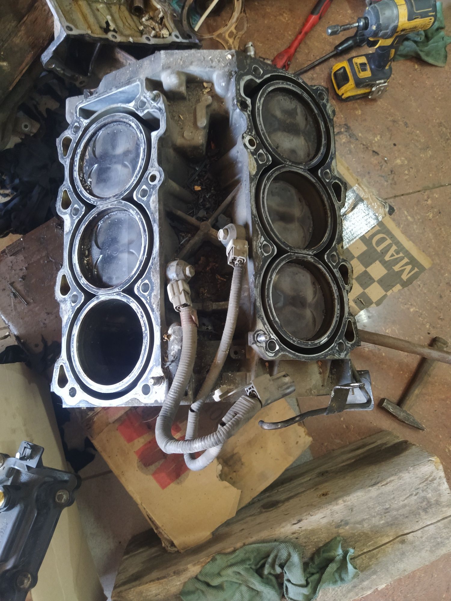 Мотор VQ 35 по запчастям