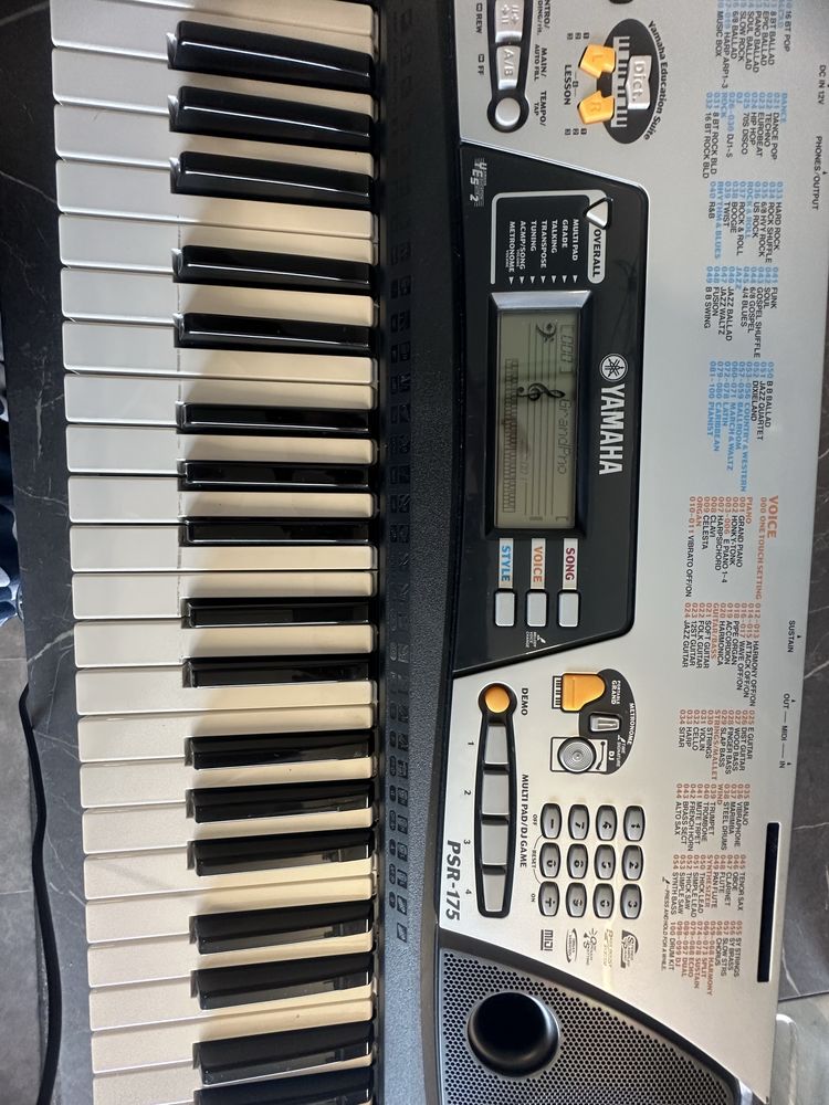 Синтезатор Yamaha PSR з Європи