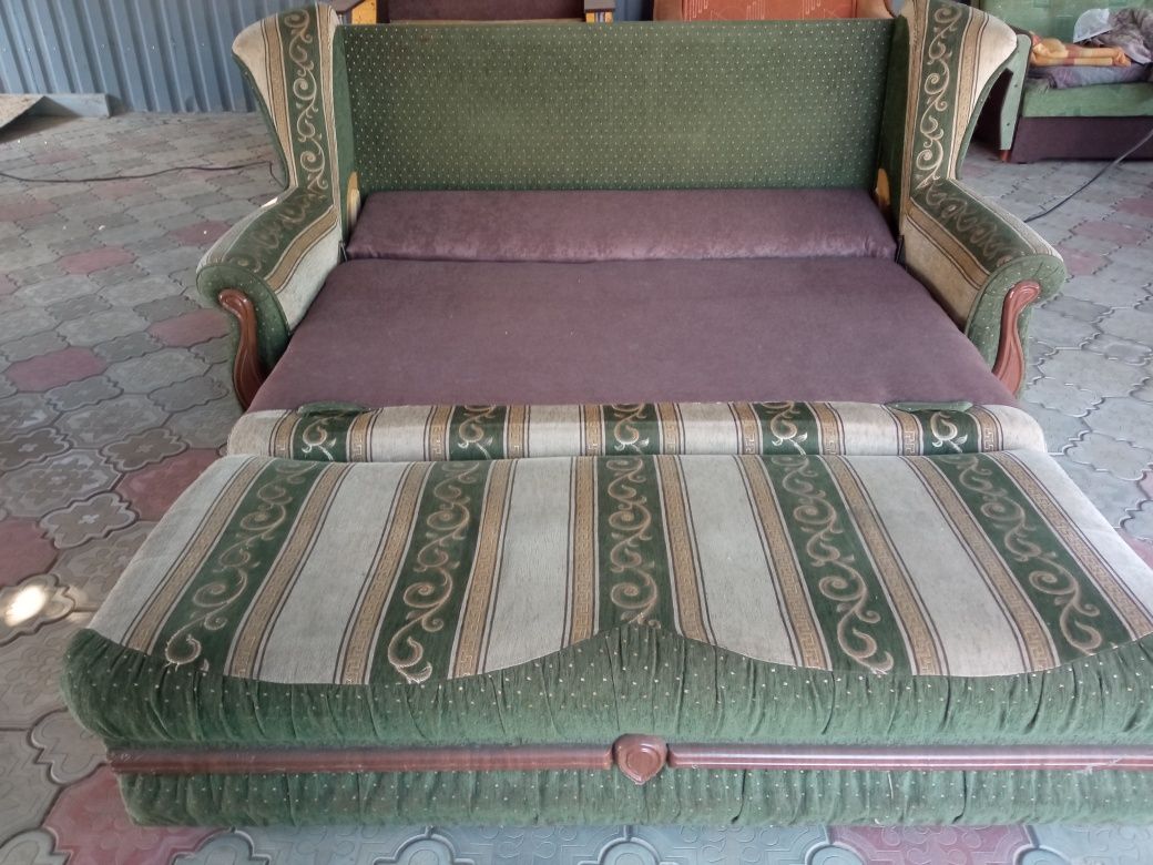 Диван раскладной, ширина 1.90