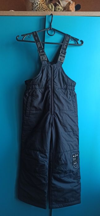 Продам зимний комбез с курточкой.