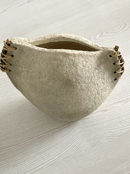 Zestaw 2 dekoracyjnych wazonów/doniczek w stylu wabi-sabi