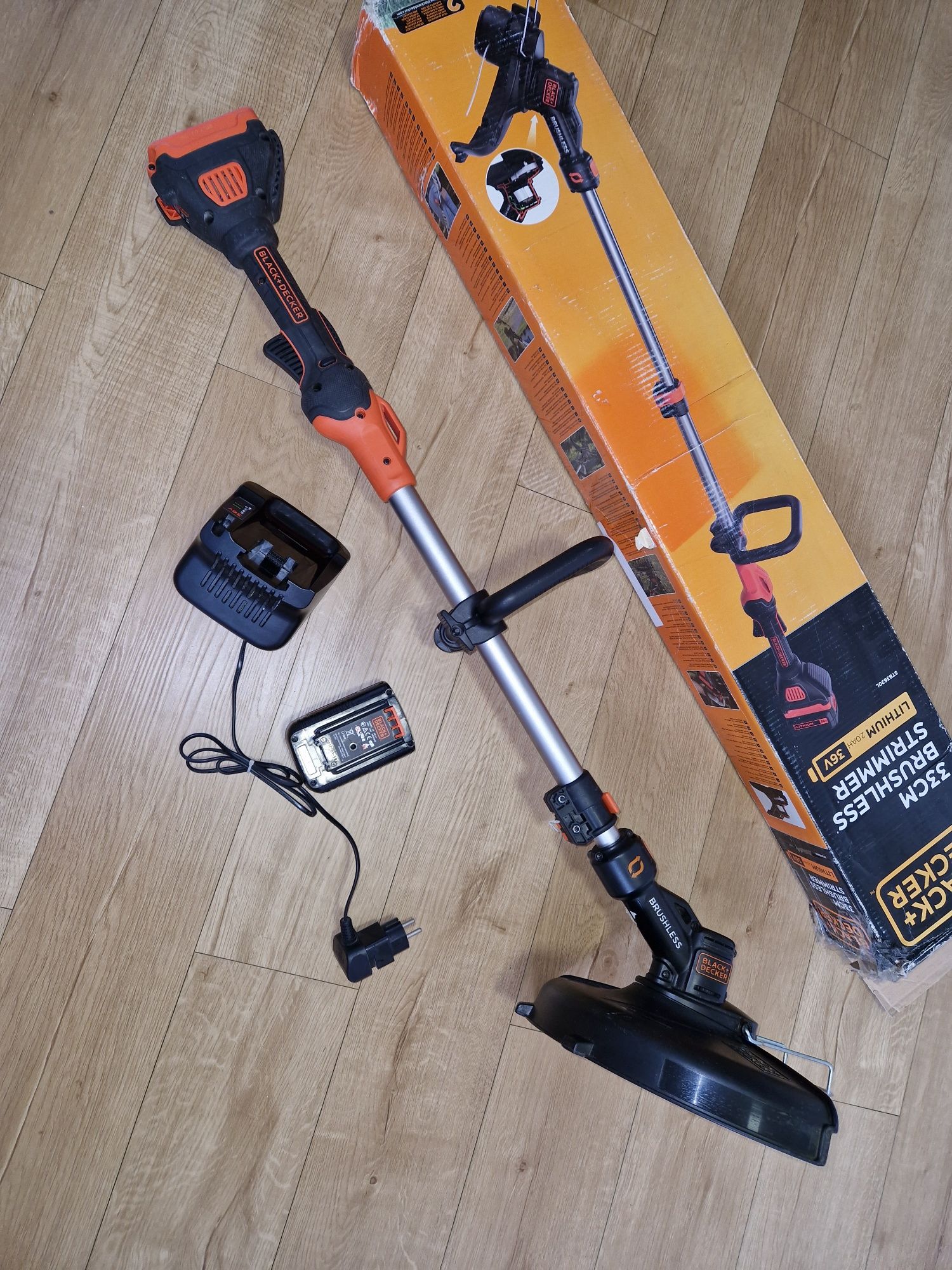 Kosiarka podkaszarka akumulatorowa Black decker 36V ladowarka