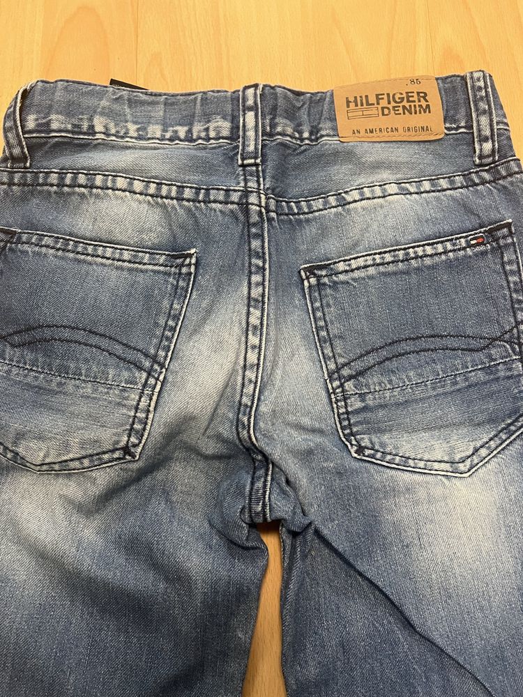 Spodenki jeansowe Tommy Hilfiger 128 na 7-8 lat