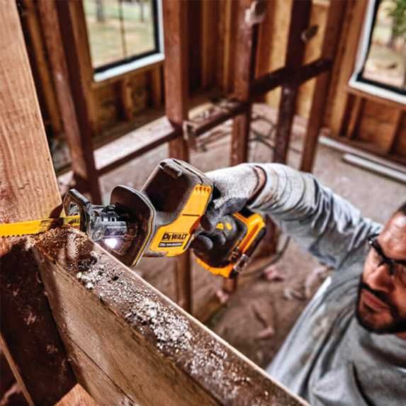 Пила шабельна акумуляторна безщіткова DeWALT DCS369