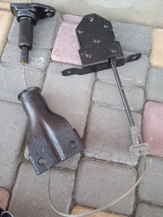Механізм (домкрат) до запасного кола