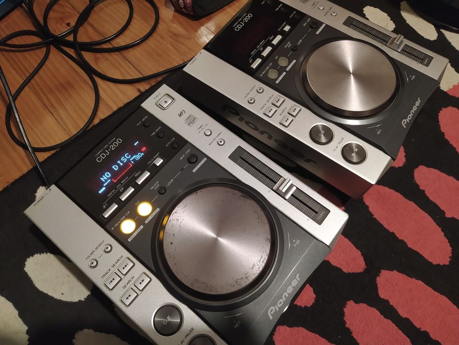CDJ 200 Pioneer - Como novos!