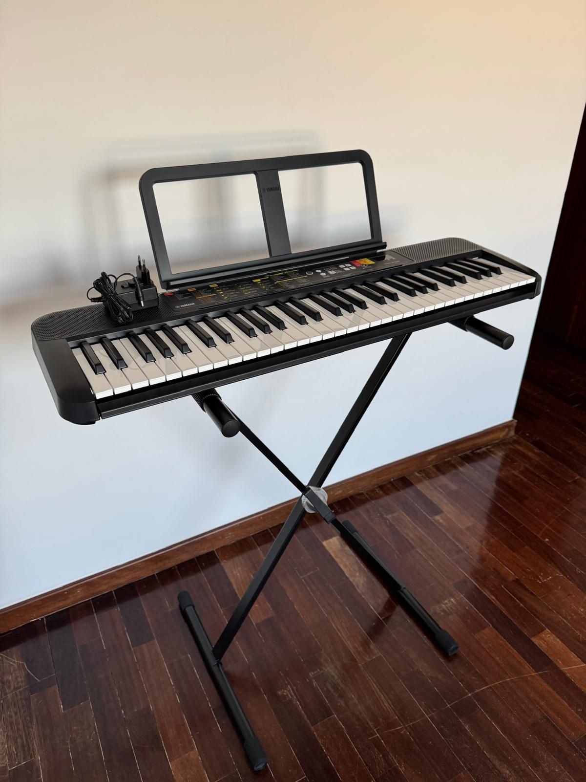 Vendo piano a eletricidade