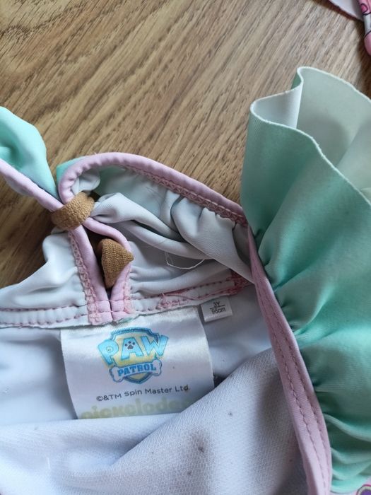 Stroje kąpielowe dla dziewczynki 98/104