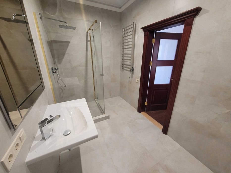 Продаж будинку біля центру та парку Шевченка