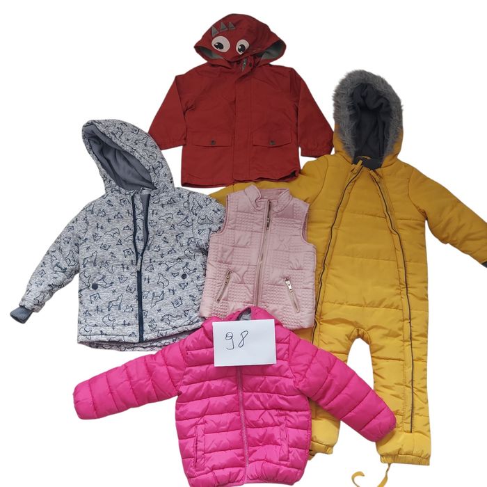 Zestaw ubrań dla dziewczynki r. 98 – kurtki, sukienki, bluzki, spodnie