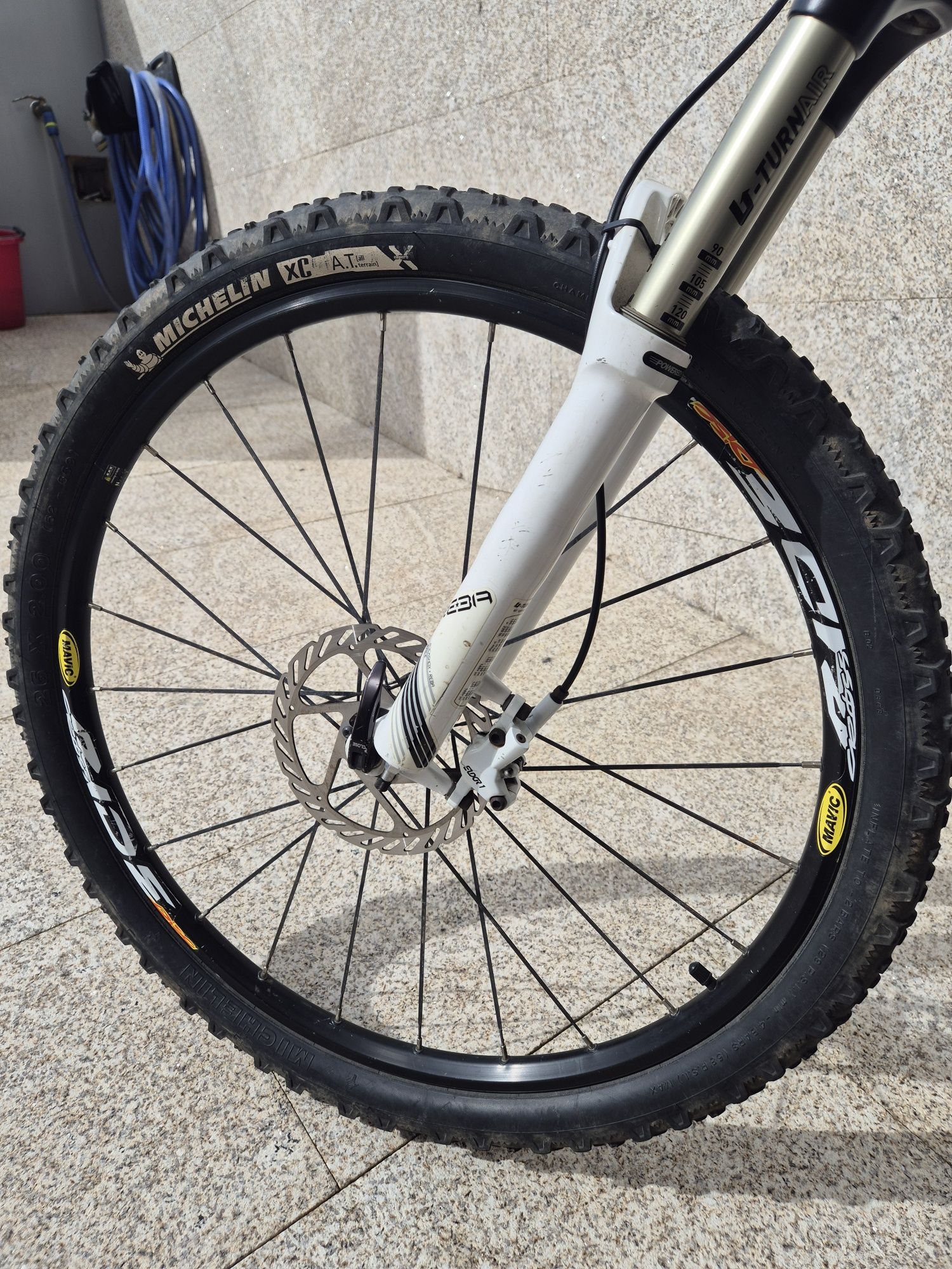 Bicicleta Focus suspensão total