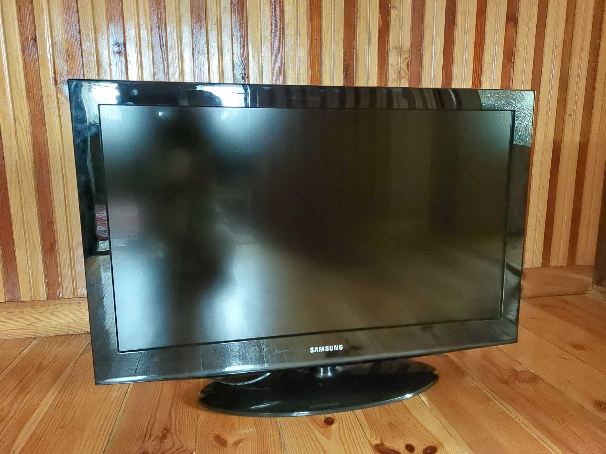 Telewizor Samsung 32 cale model LE32D400E1W