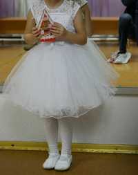 Красивое пышное белое платье на девочку 4,5 лет