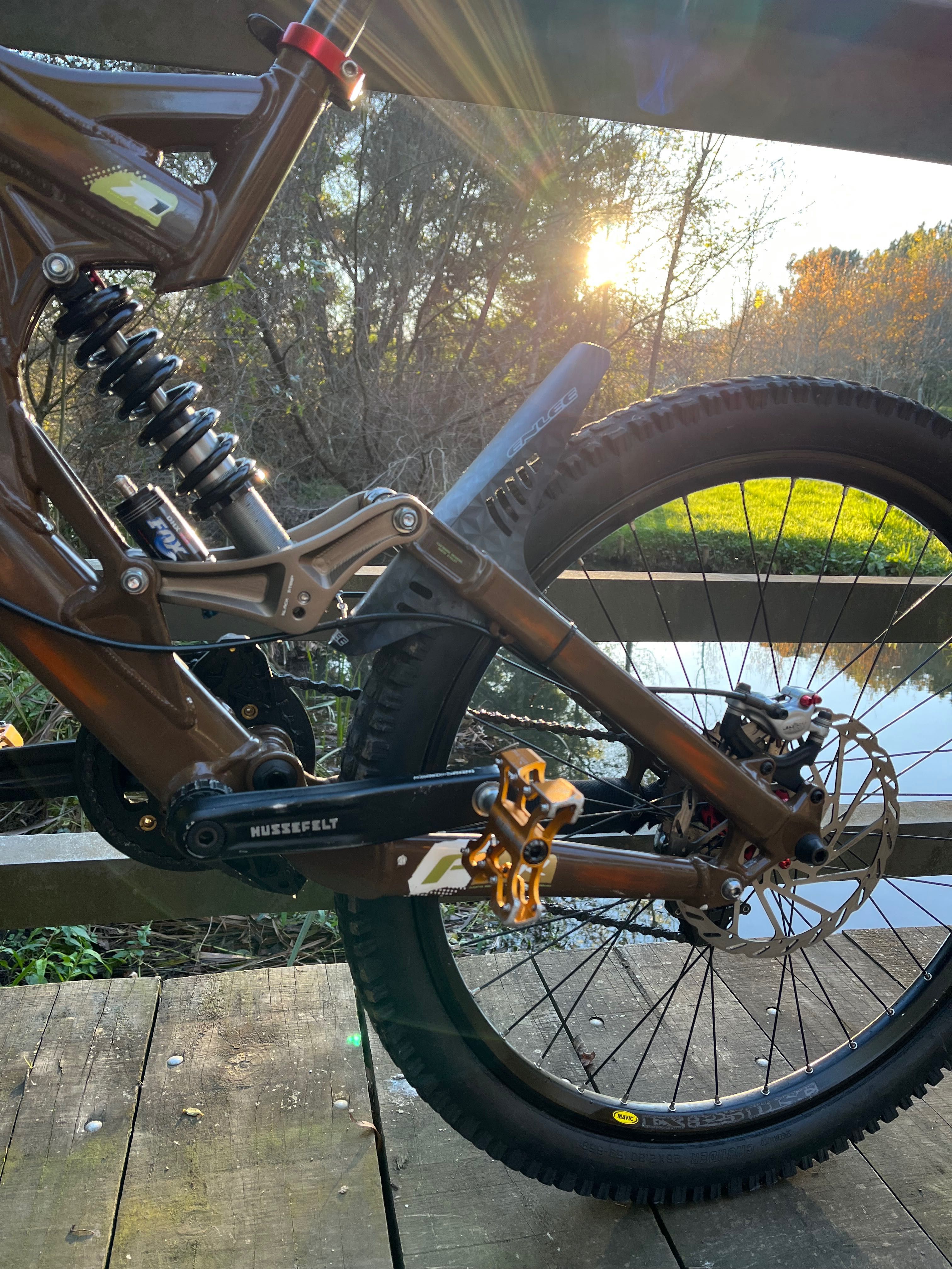 Btt Suspensão Total