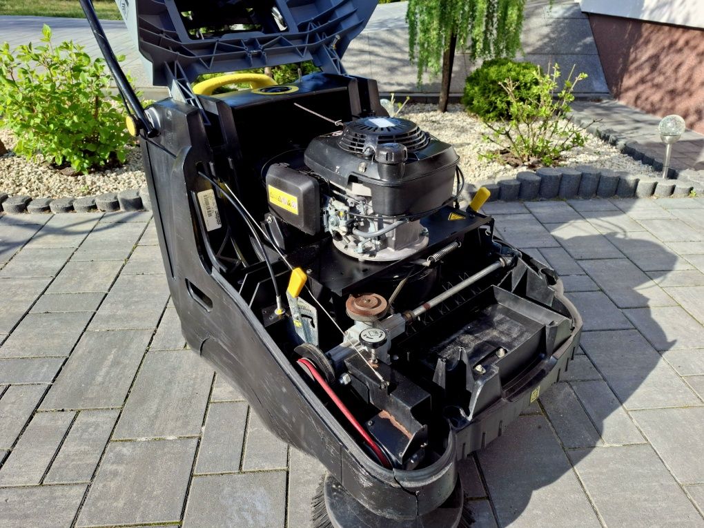 Zamiatarka spalinowa Karcher KM 75/40 W P Jubilee silnik Honda