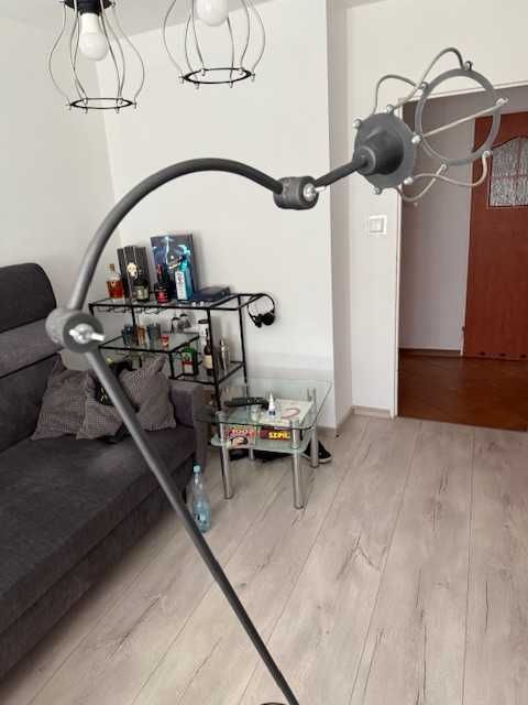 Lampa nowoczesna stojąca