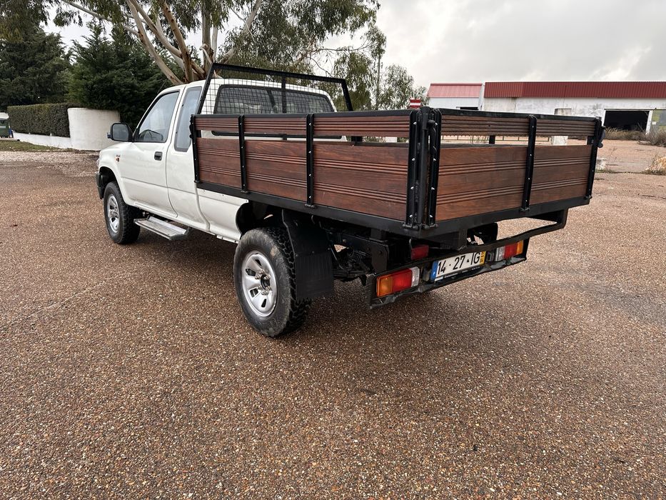 Toyota Hilux 2.4D 4x4 Kingcab