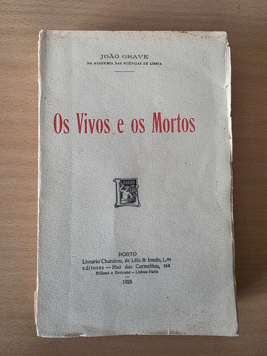 Livro "Os Vivos e os Mortos" de João Grave