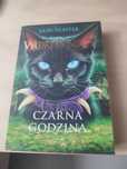 Książka Erin Hunter Czarna Godzina