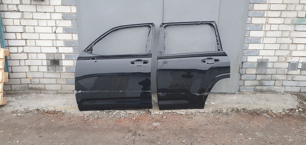 Продам двері на тойота ланкрузер 300 Toyota Land Cruiser 300
