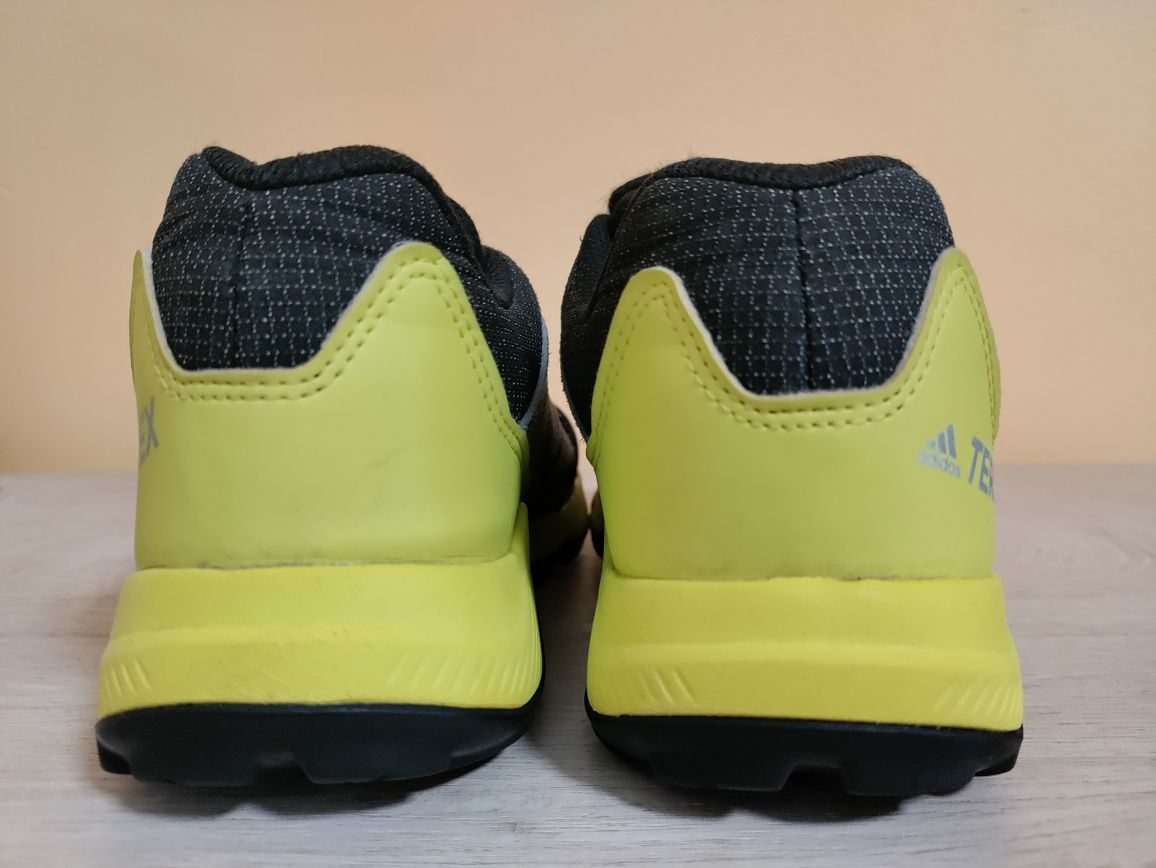 Кросівки Terrex Adidas оригінал, розмір 36,5