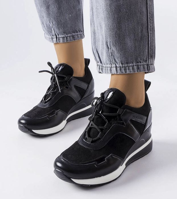Czarne sneakersy na koturnie Vinceza