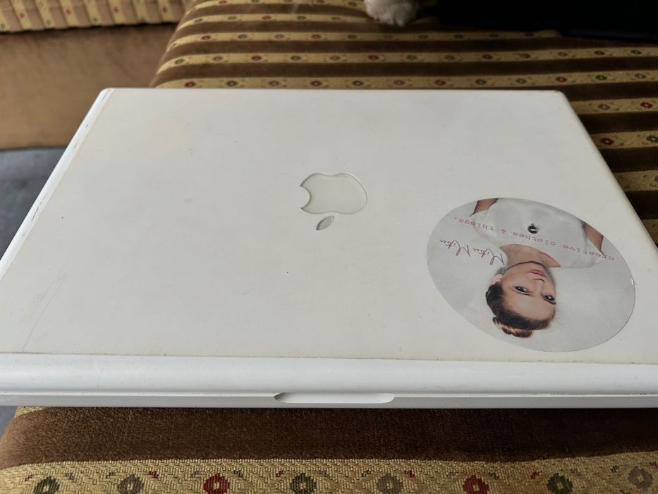 MacBook A1181 13"do renowacji albo na czesczi zamienne