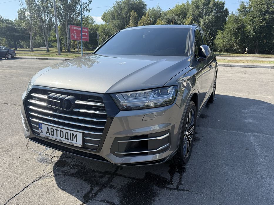 Ауди Q7 3 л бензи в хорошем состояние
