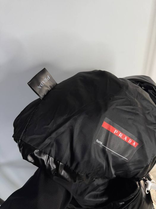 Пуховик Prada // щільний матеріал