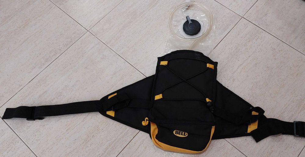 Mochila de Trail Running com Bolsa de Água - Marca BELL