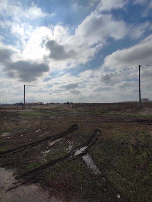 Земельна ділянка 57 соток, власник