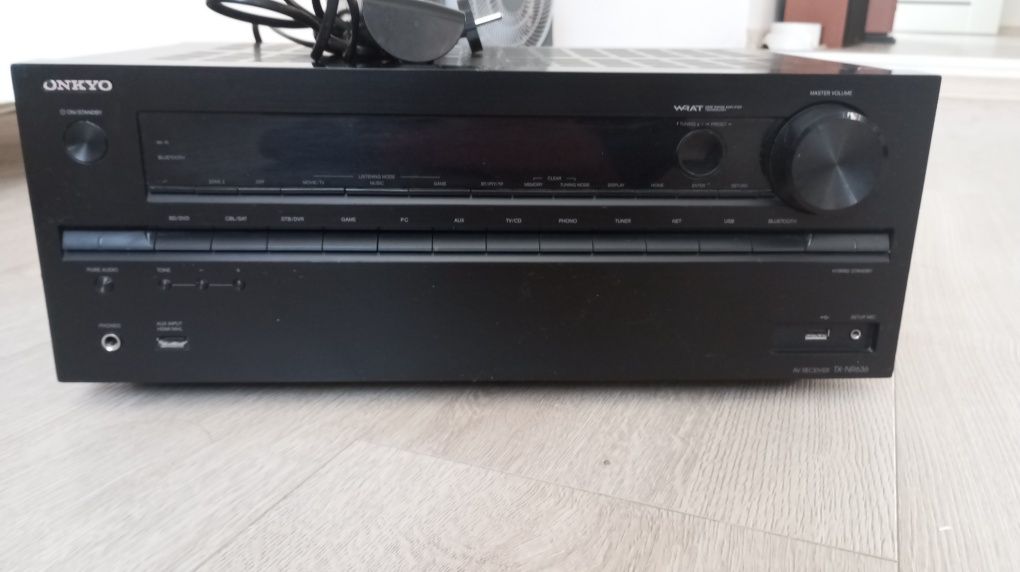 Zestaw kina domowego.Amplituner ONKYO TxNr636 plus 5glosnikow Prism.