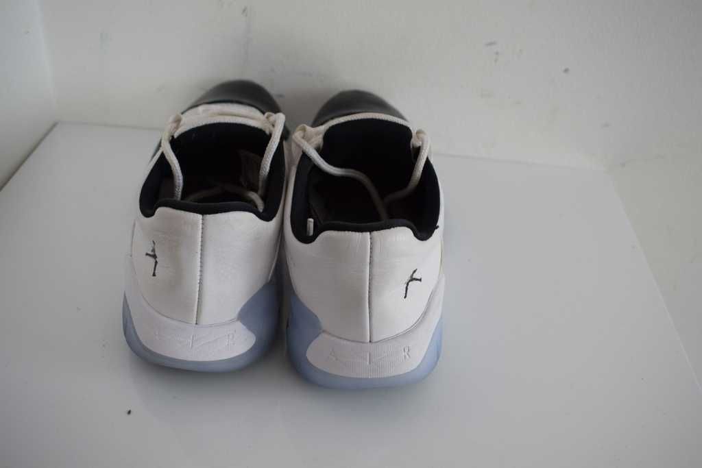 Air Jordan 11 Cmft buty sneakersy białe 43