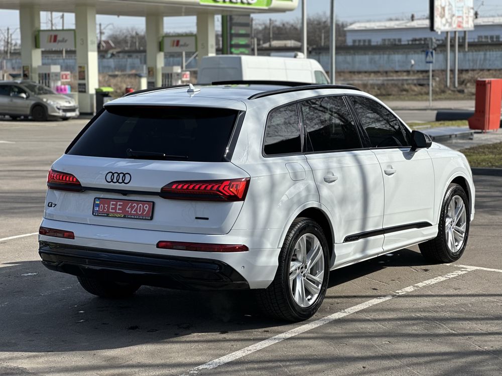 AUDI Q7 2021 рік