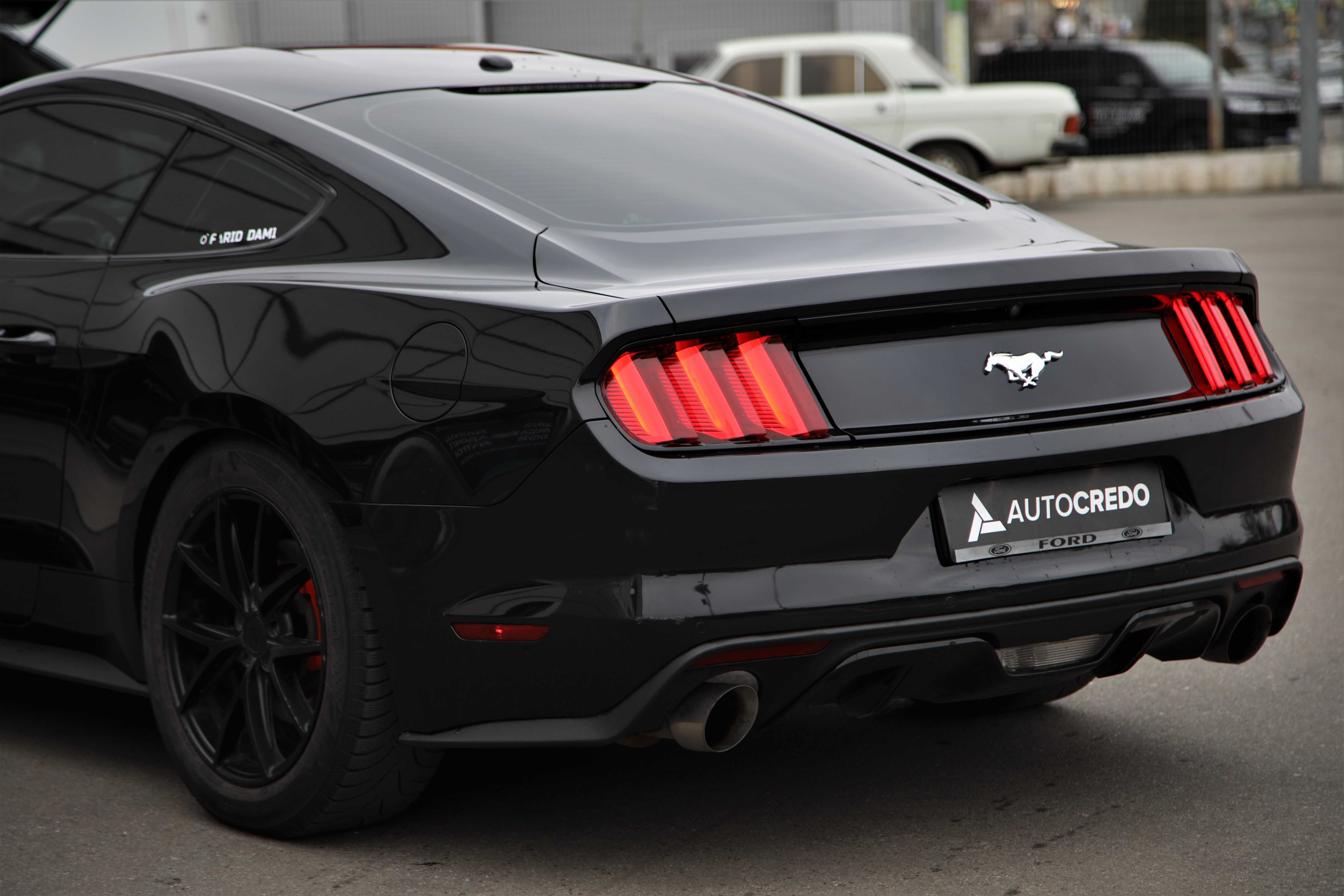 Ford Mustang 2015 року