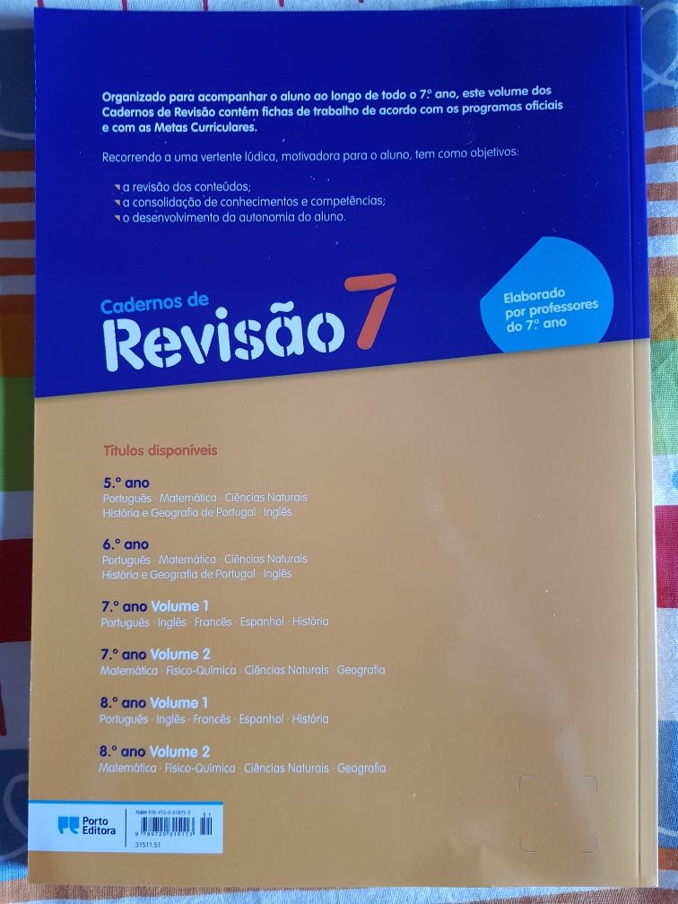 Livros de preparação para exame ou revisões novos.