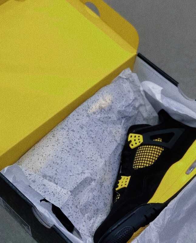 Jordan 4 Retro Thunder EU.42