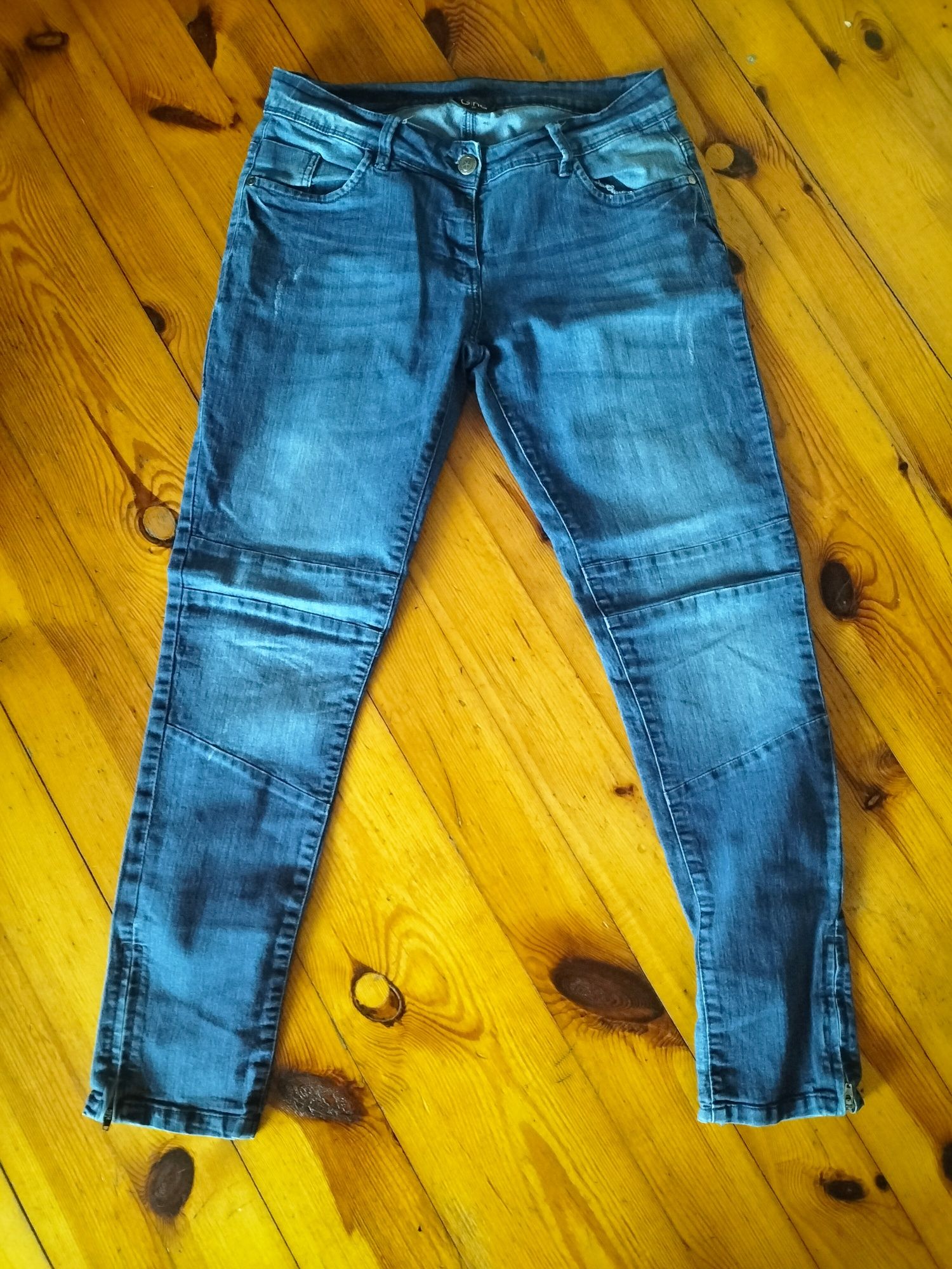 Spodnie jeans r.40