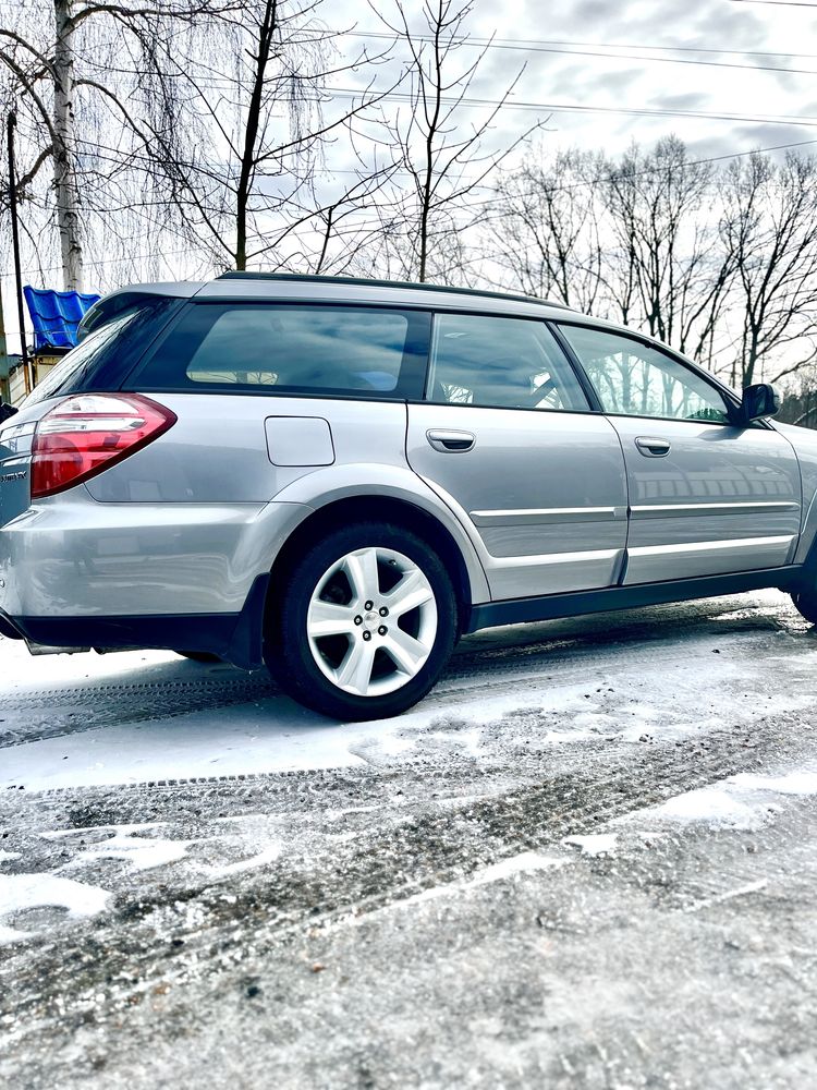 Subaru OUTBACK 2,5 бензин АКПП