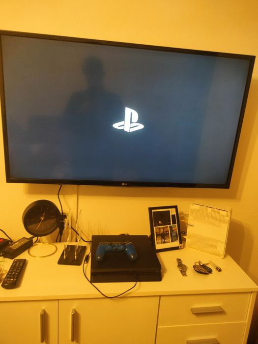 Ps 4 slim 1tb + ps joystk