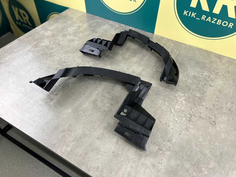 Кріплення вихлопної труби рест. - AUDI A4 ( B9 ) 2019