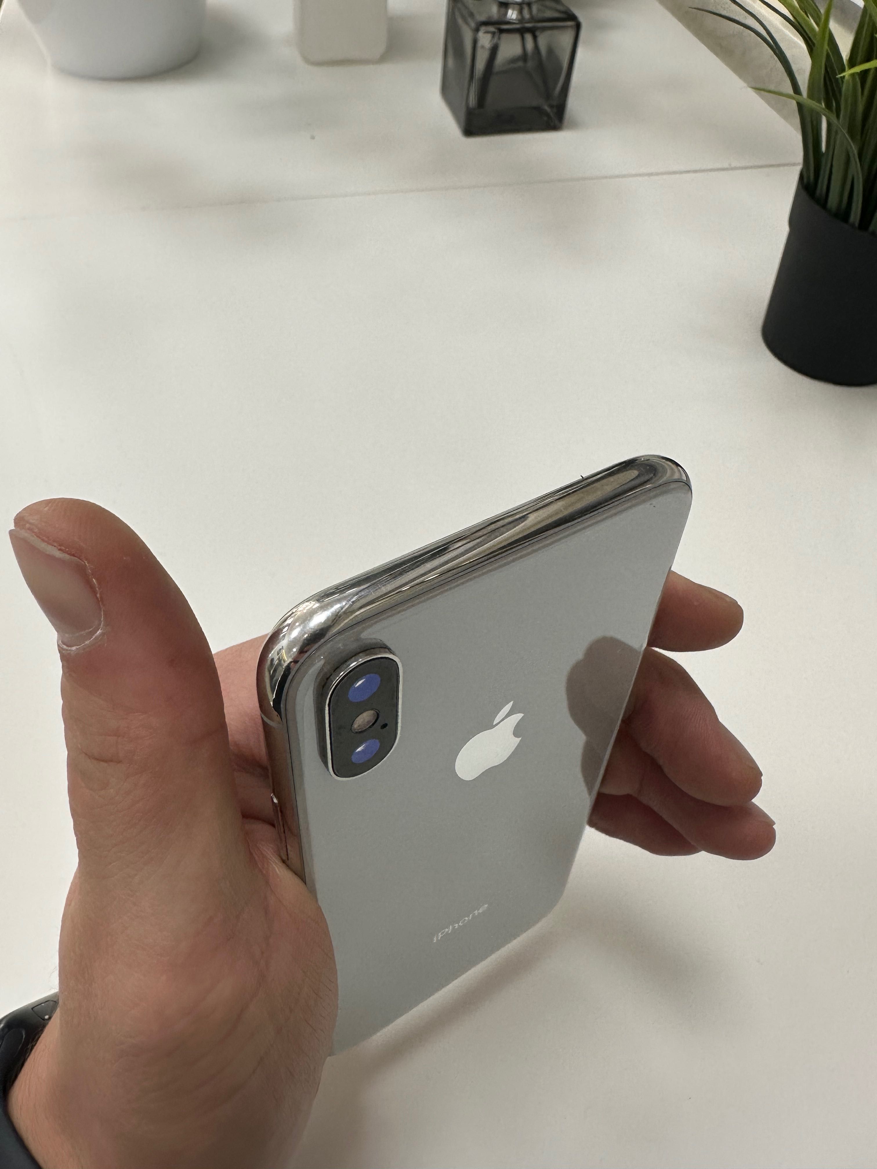 iPhone X 256 г без ремонта только замена батареи