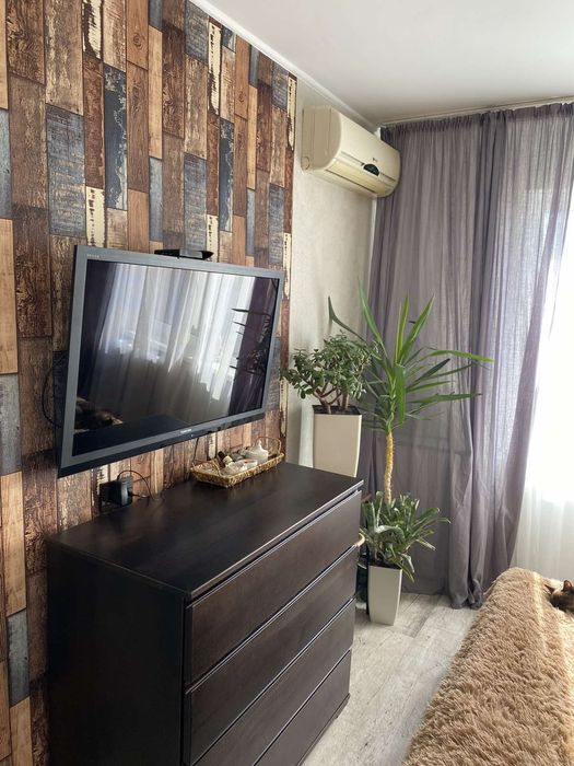 Продам велику гарну двухкімнатну квартиру