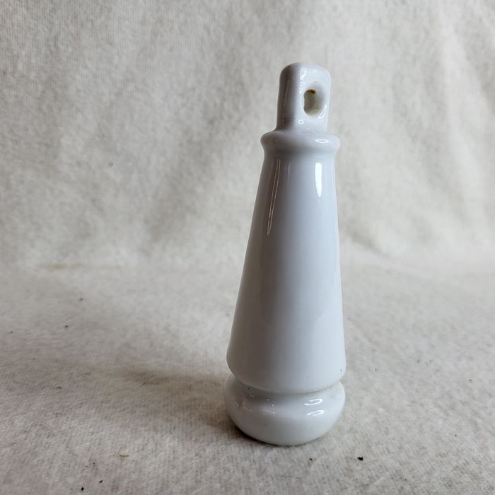 Kultowa rączka porcelanowa do spłuczek z PRL ¹⁶⁰