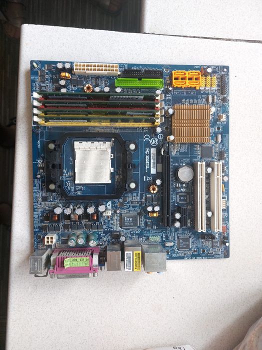 Plyte główna Gigabyte GA-M61PM-S2