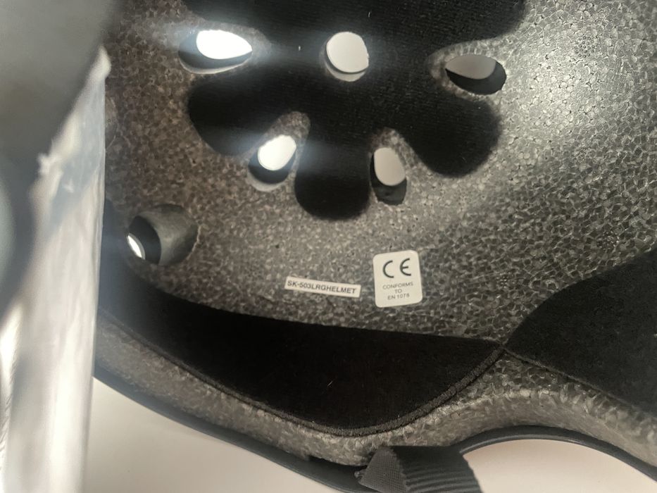 Capacete de bicicleta novo bird