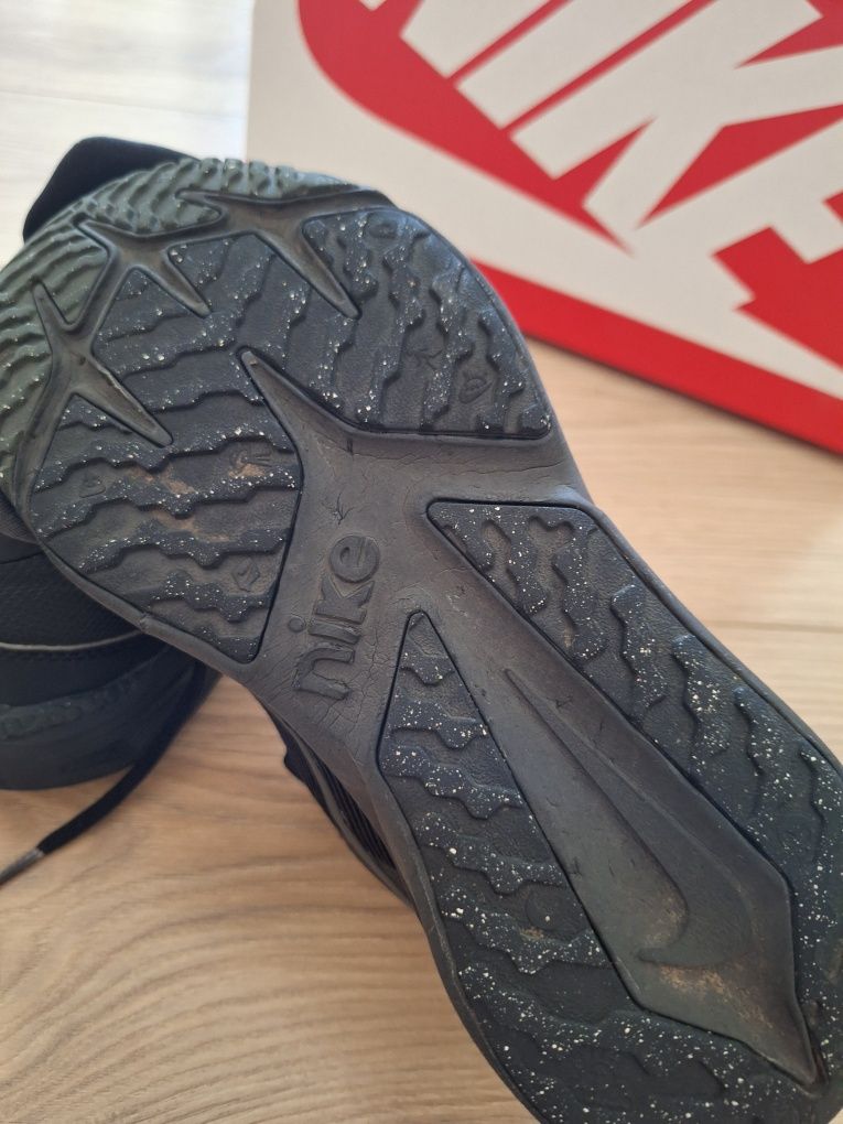 Buty Nike r.37,5