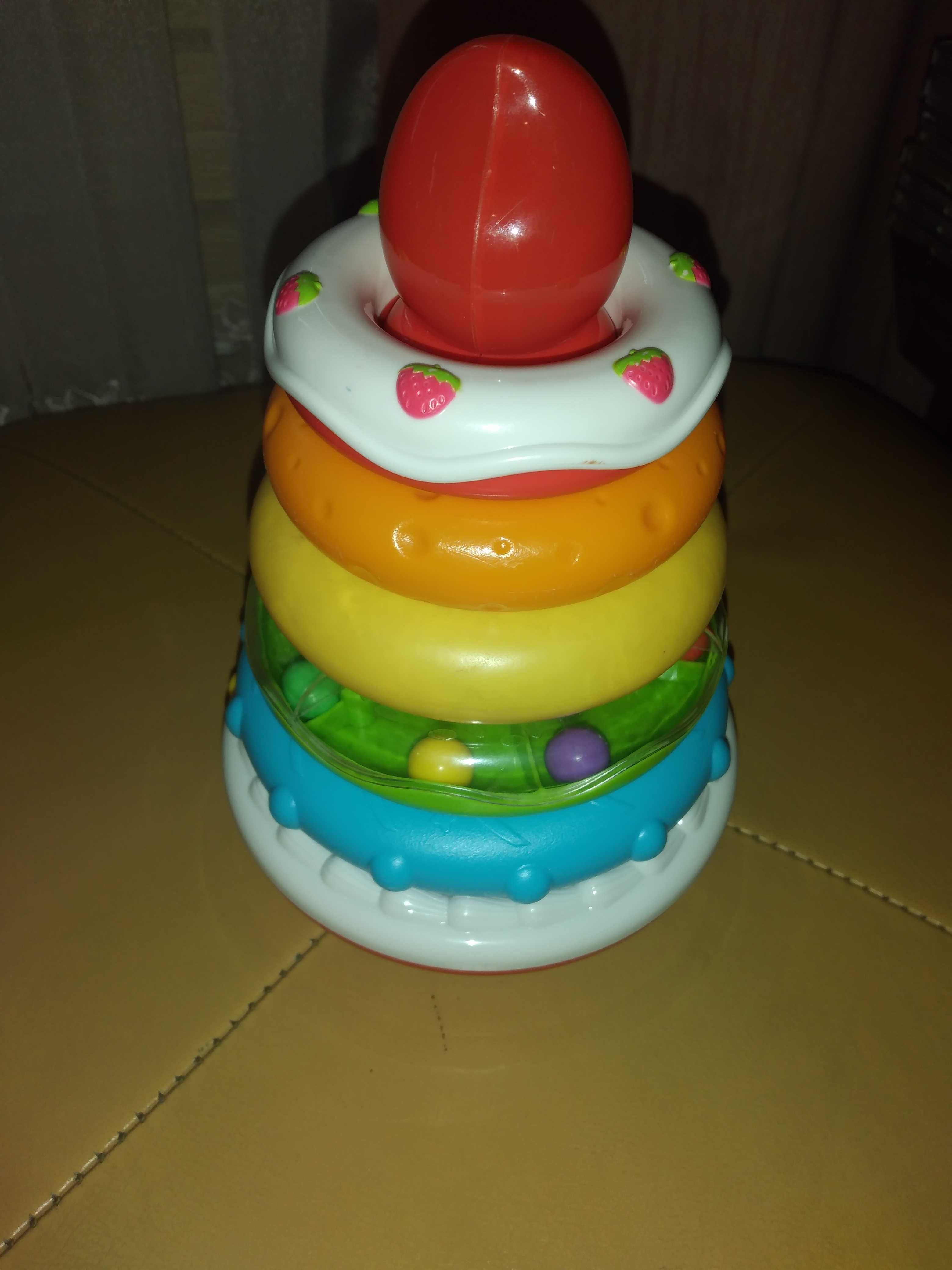 Grajacy tort urodzinowy wieza do układania smily play