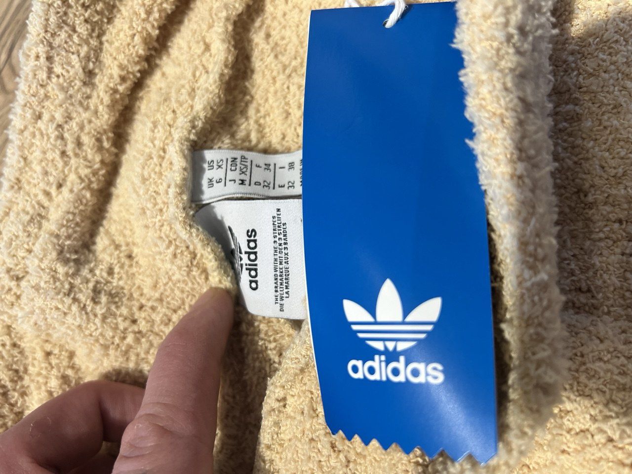 Продам жіночі шорти Adidas розмір xs
